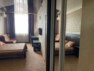 Фото Гостиница Вена Симферополь Стандарт комфорт 4 Гостиница Вена Симферополь Стандарт комфорт-4