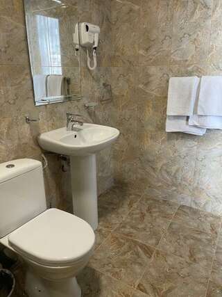 Фото Гостиница Вена Симферополь Стандарт улучшенный 2 Гостиница Вена Симферополь Стандарт улучшенный-2